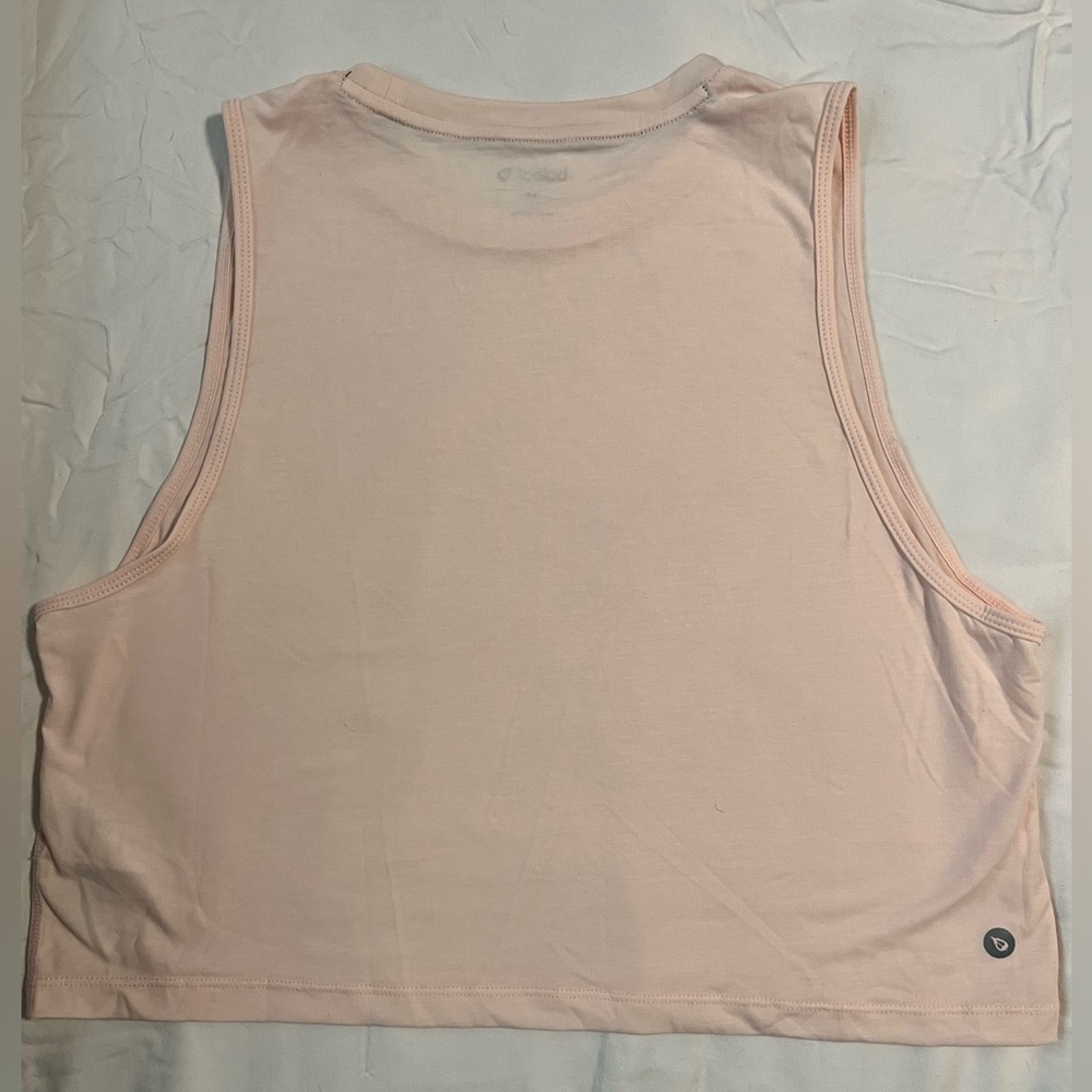 Pink cropped athletic shirt - Picture 2 of 3